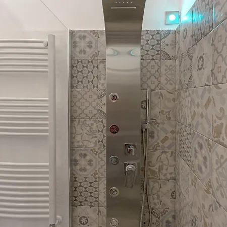 La Loggia Dei Rayno Bed & Breakfast 3*