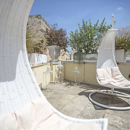 La Loggia Dei Rayno Bed & Breakfast