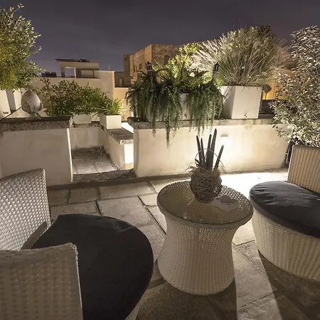 La Loggia Dei Rayno Frühstückspension 3*