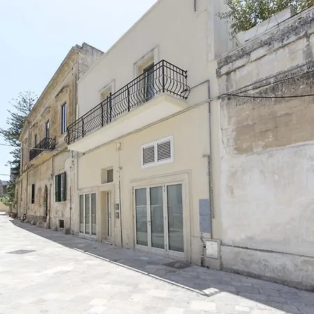 La Loggia Dei Rayno Bed & Breakfast Lecce