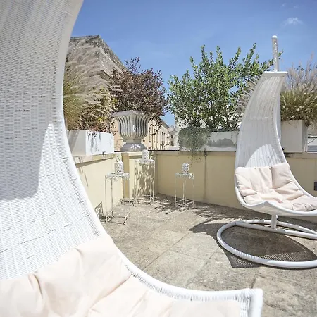 La Loggia Dei Rayno Bed and breakfast 2*