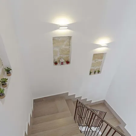 Bed & Breakfast La Loggia Dei Rayno Lecce